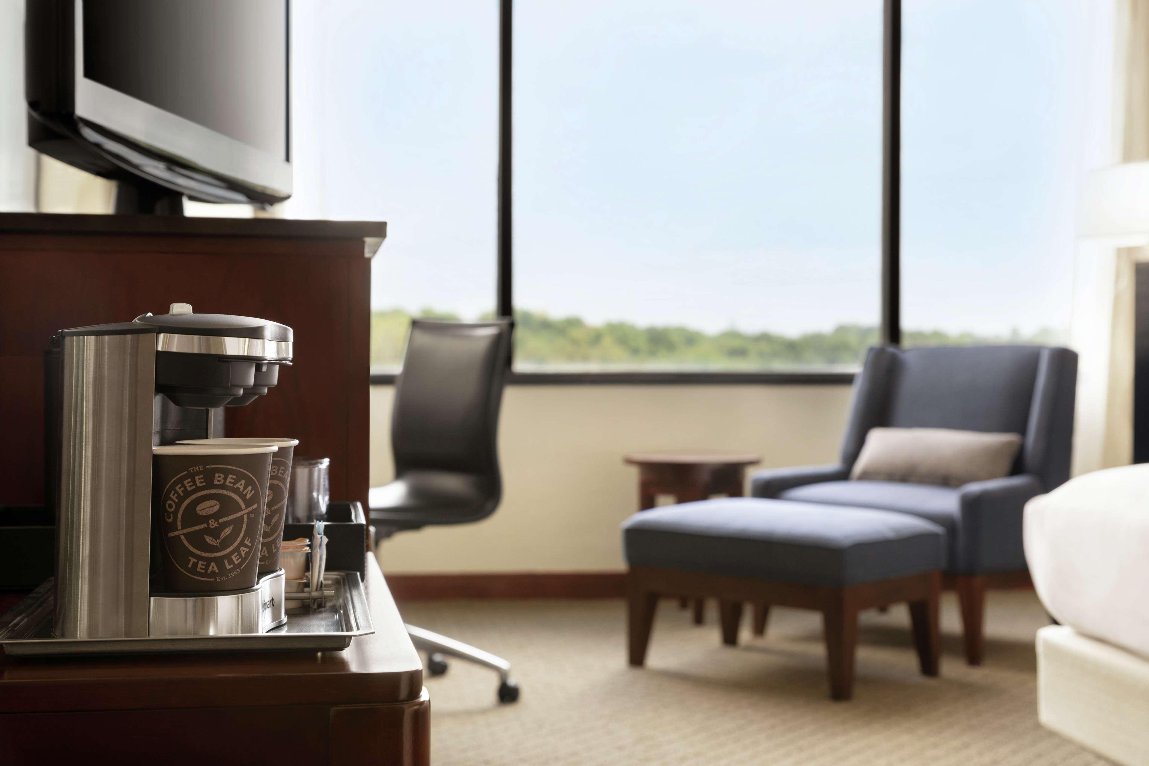 Doubletree By Hilton South Charlotte Tyvola Hotel Exterior foto
