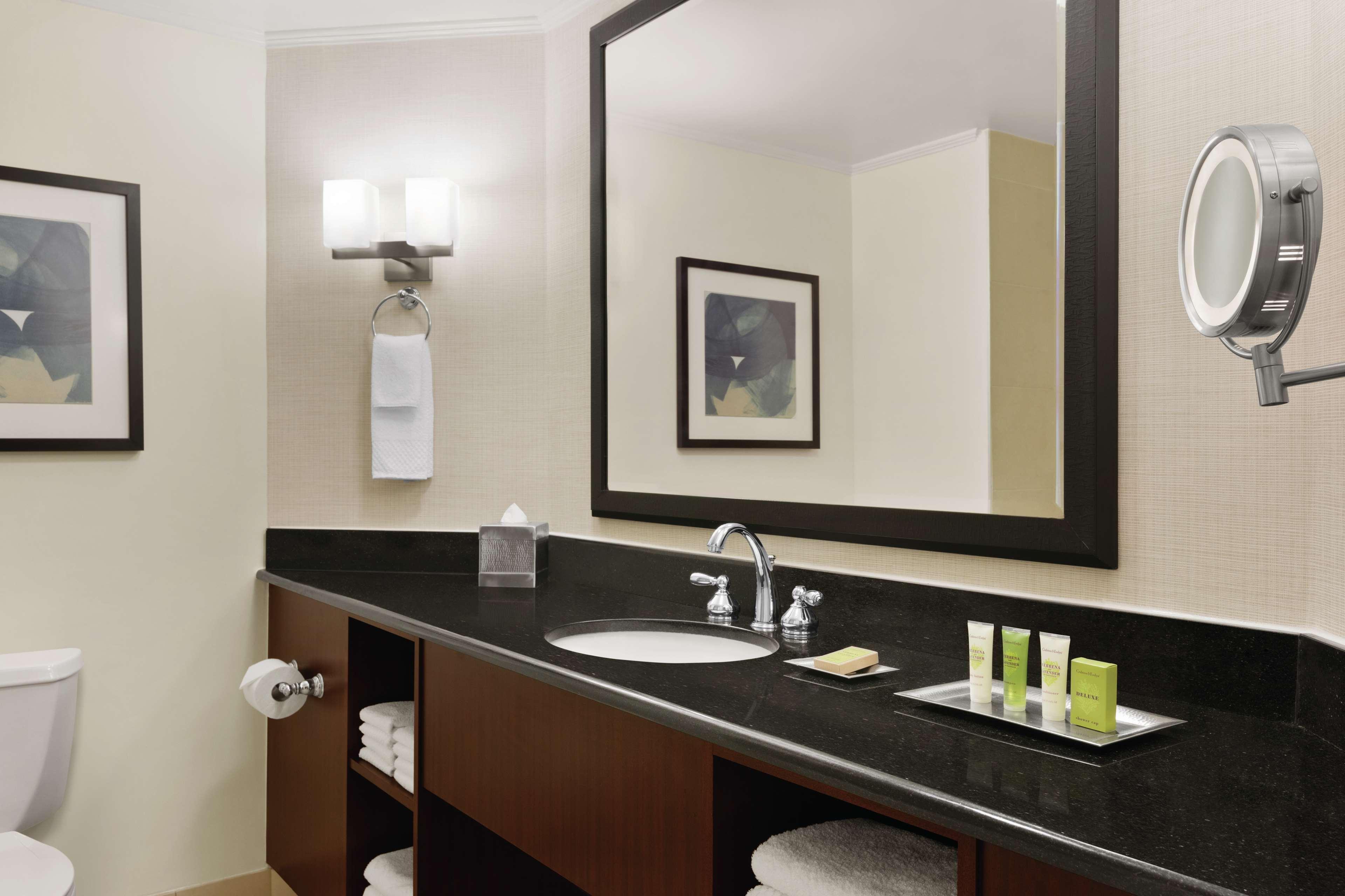 Doubletree By Hilton South Charlotte Tyvola Hotel Exterior foto