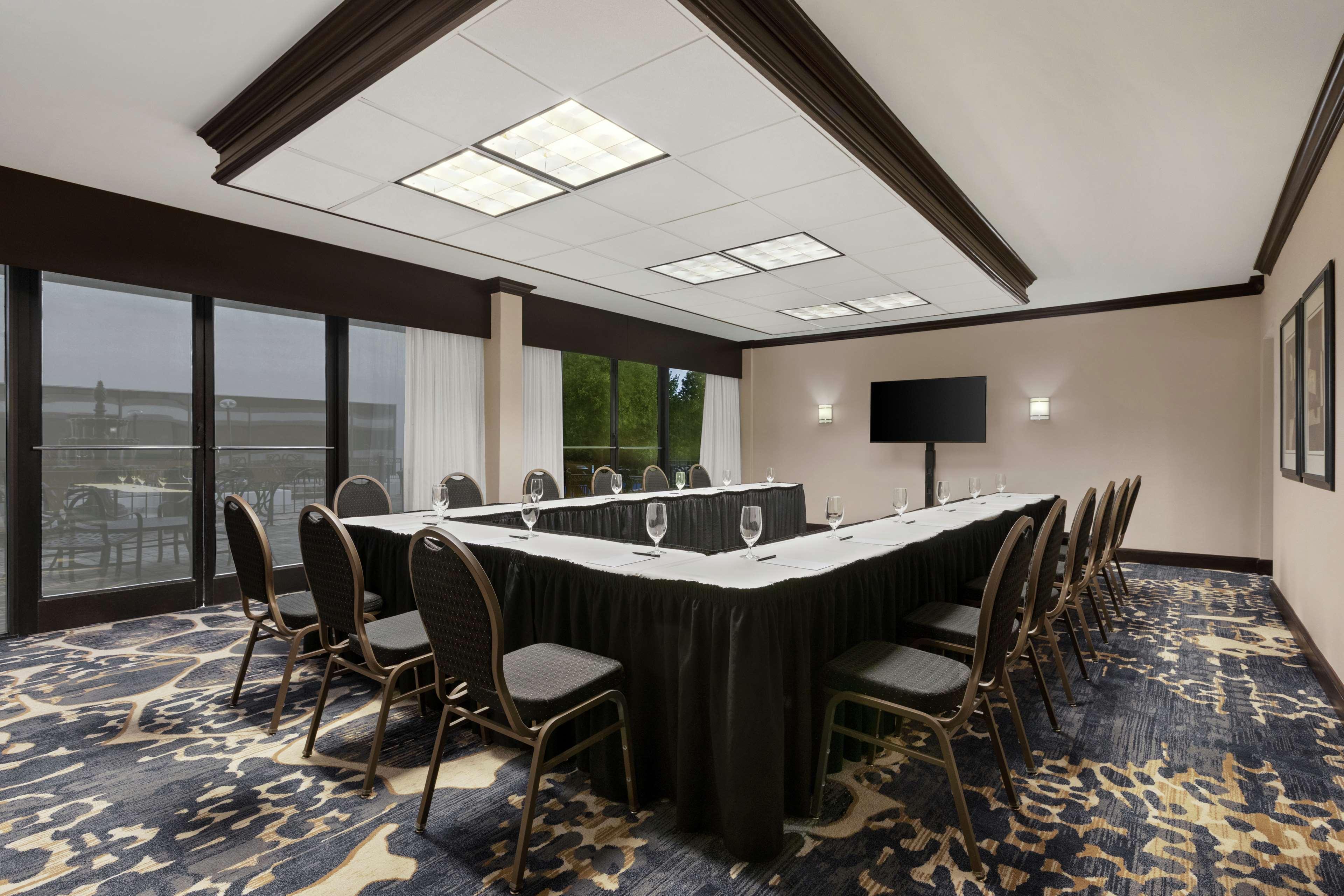 Doubletree By Hilton South Charlotte Tyvola Hotel Exterior foto