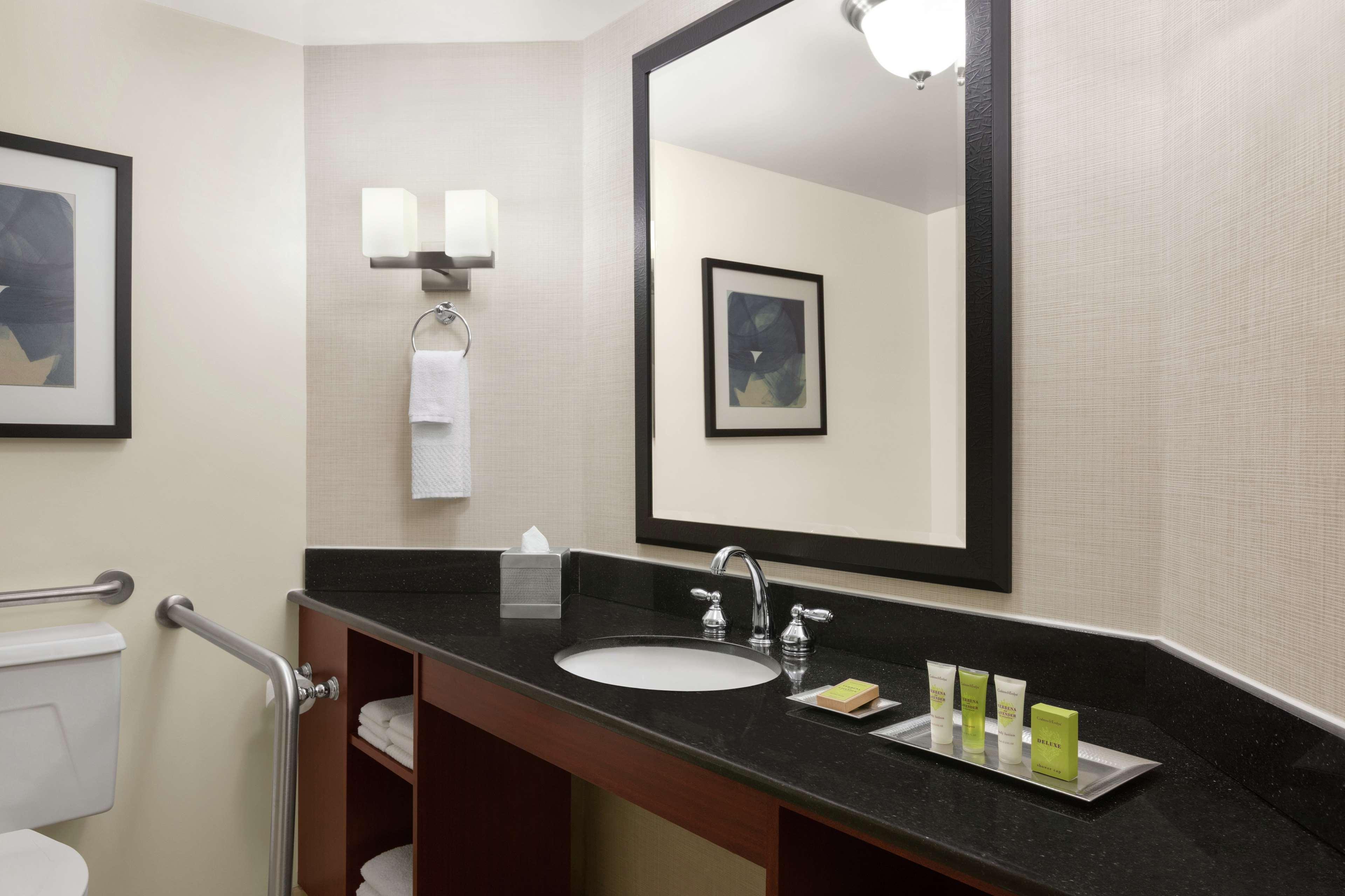 Doubletree By Hilton South Charlotte Tyvola Hotel Exterior foto
