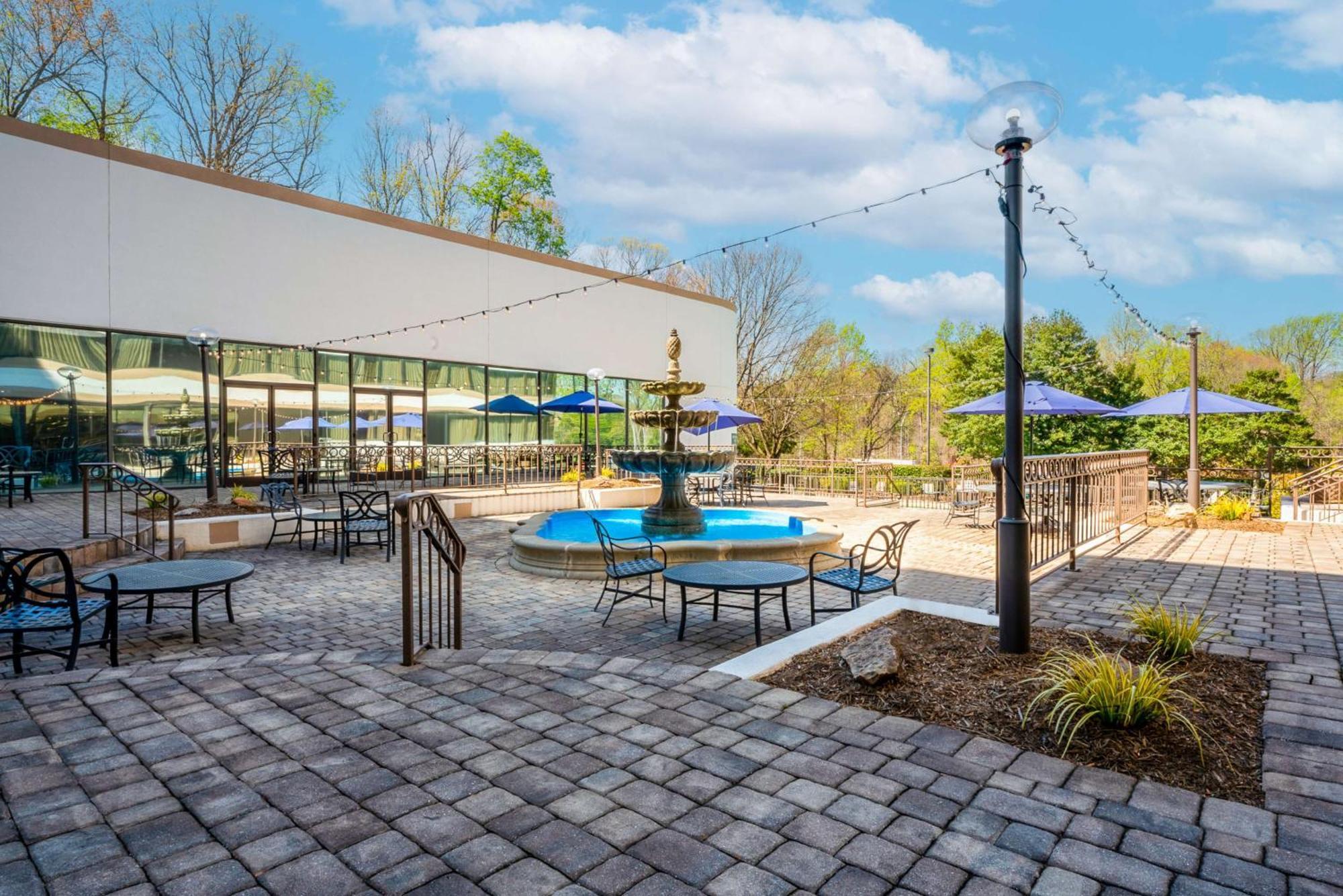 Doubletree By Hilton South Charlotte Tyvola Hotel Exterior foto