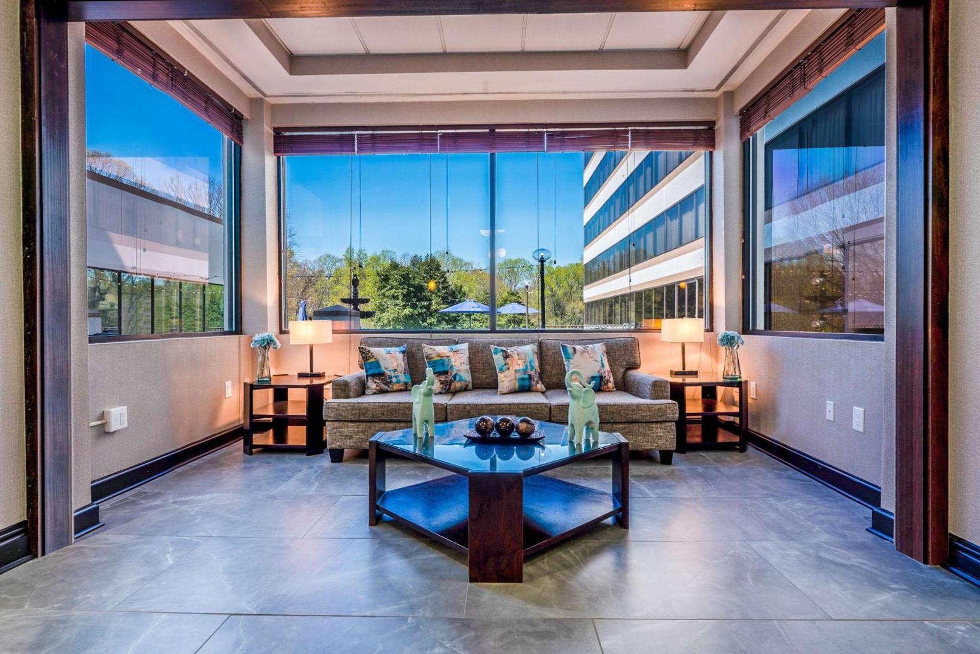 Doubletree By Hilton South Charlotte Tyvola Hotel Exterior foto