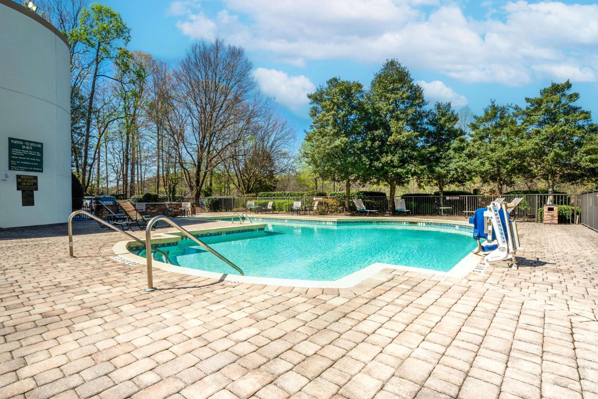 Doubletree By Hilton South Charlotte Tyvola Hotel Exterior foto